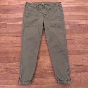 Cabi Women's Olive Green Utility Chino Pants - Size 8
 b84